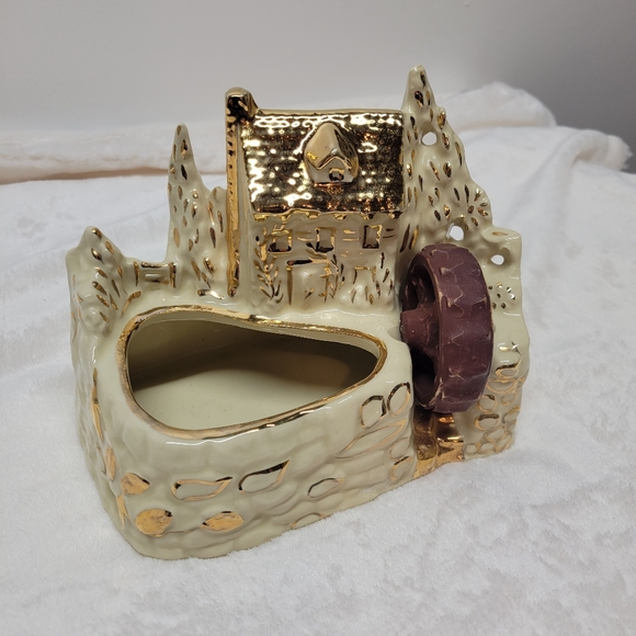 Shawnee Other - Shawnee 769 Ceramic Grist Mill Planter cream & gold excellent vintage condition